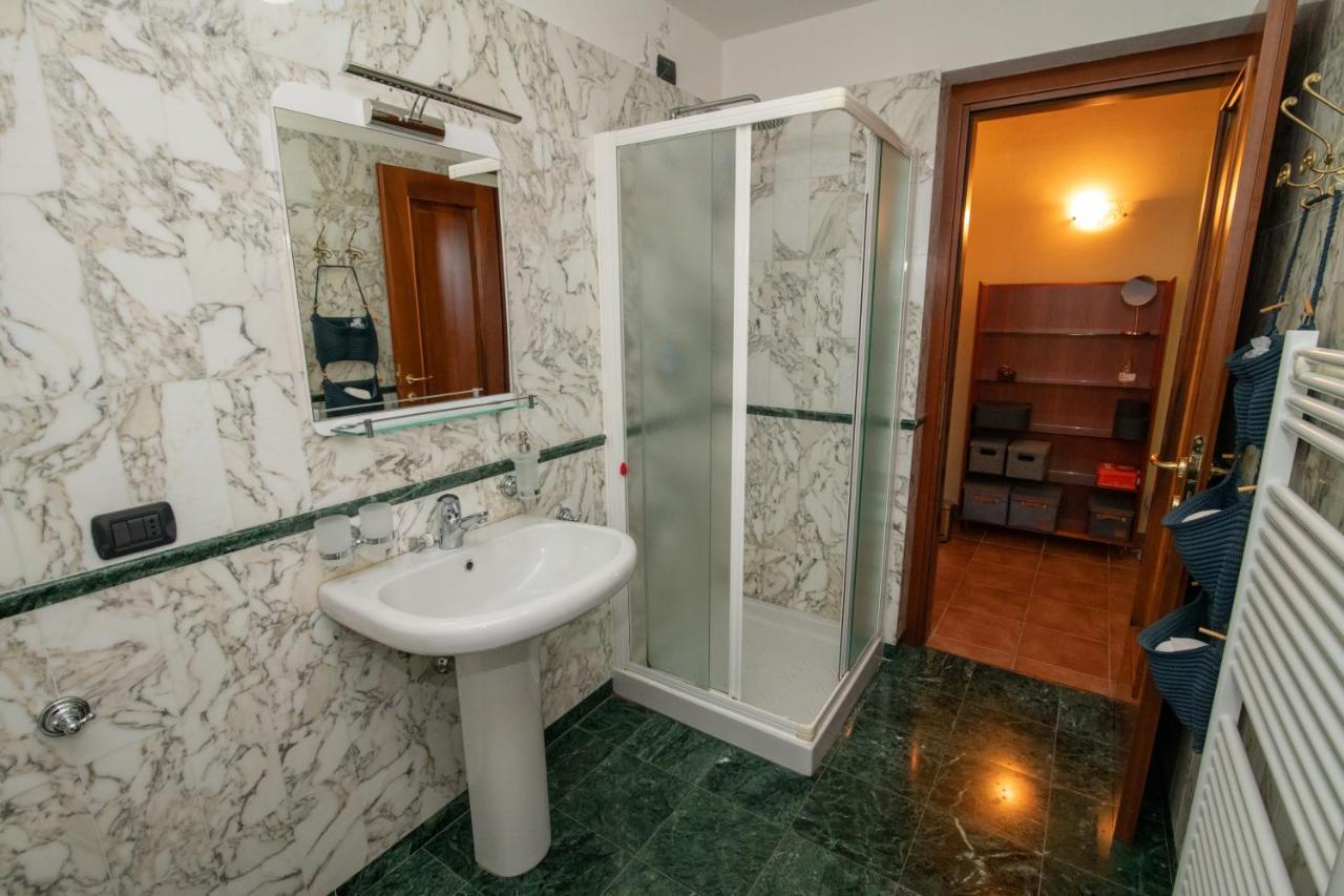 Villa Rina Deluxe And Cottage Porto Ceresio Luaran gambar